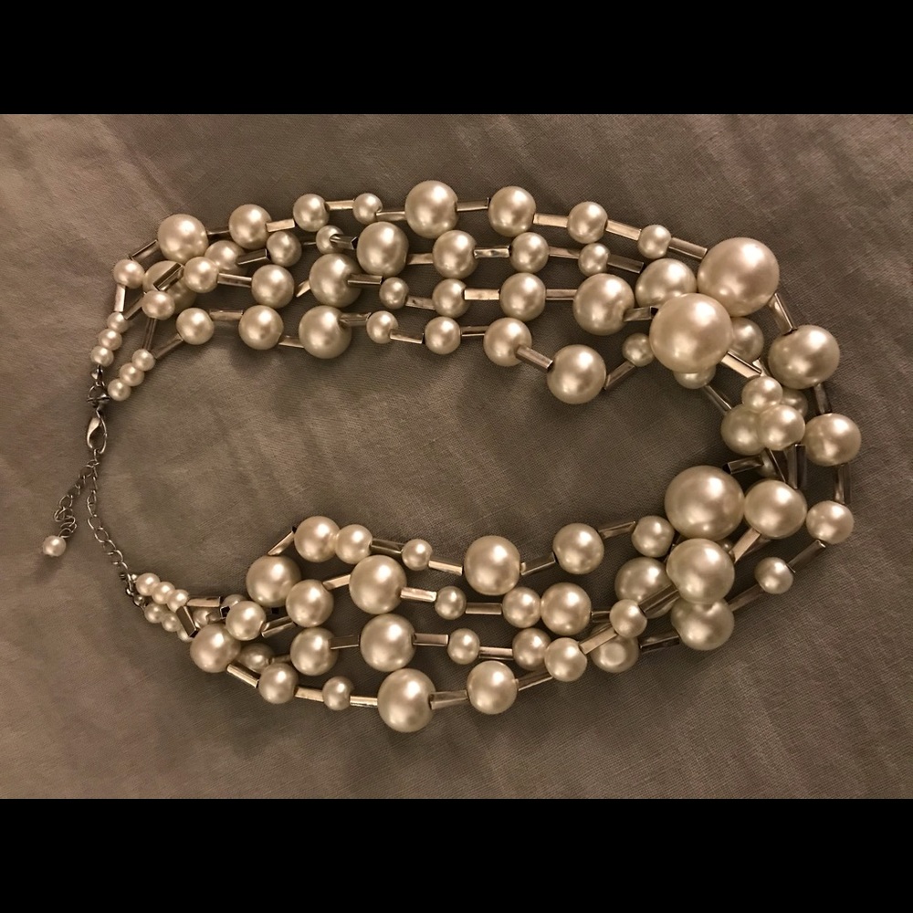 LAST CHANCE! Pearl statement necklace